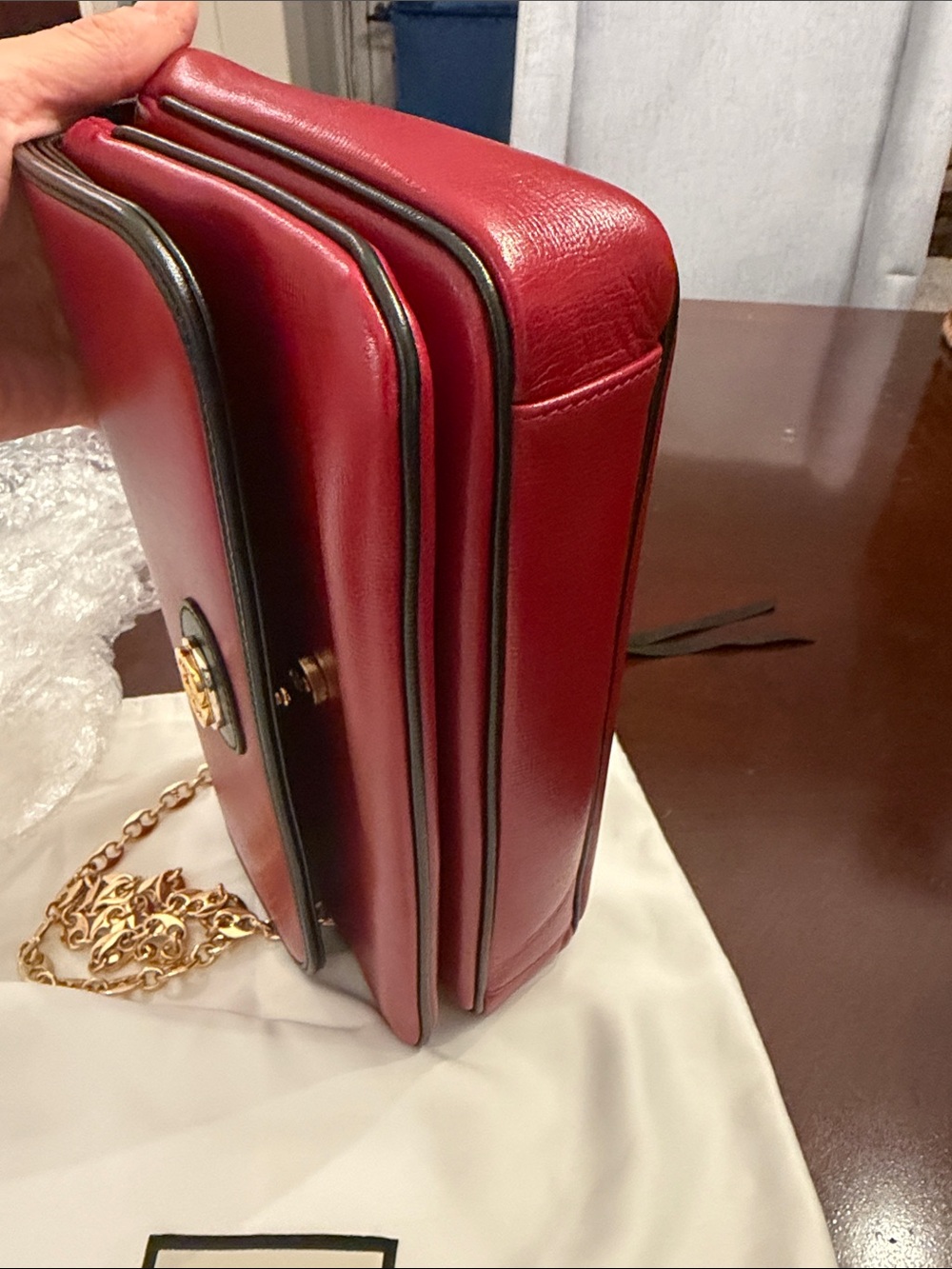 Gucci Red Leather Shoulder Bag with Gold Chain - Picture 7 of 13